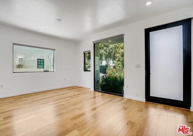 Photo - 3641 Greenwood Ave