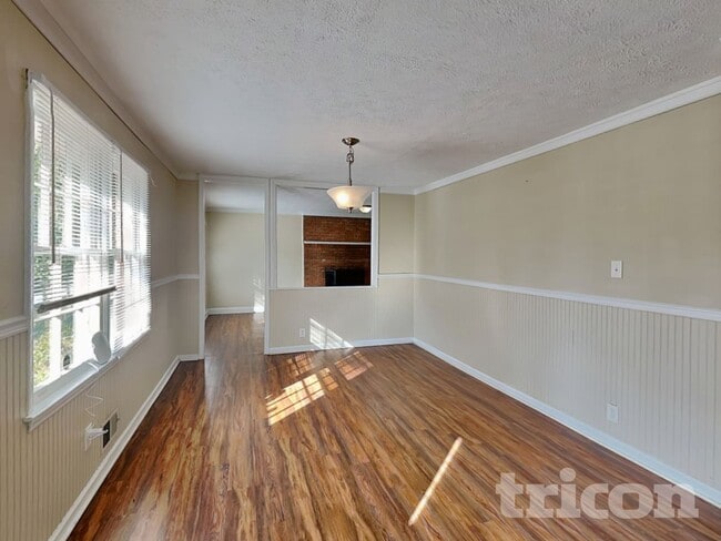 Photo - 1374 Live Oak Ln