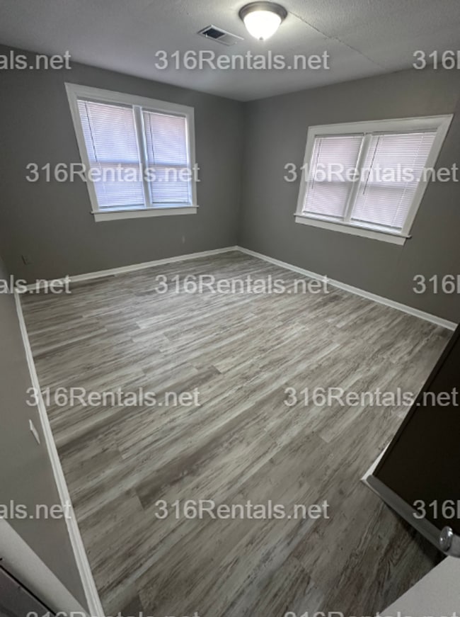 Photo - $1445 - COMING SOON! 4 bed 1 bath home - Beautiful home with new Flooring!