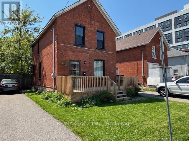 Photo - 177 Athol St E