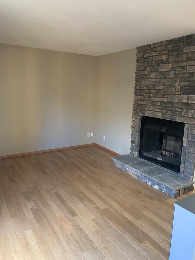 Photo - 5200 43rd St NE