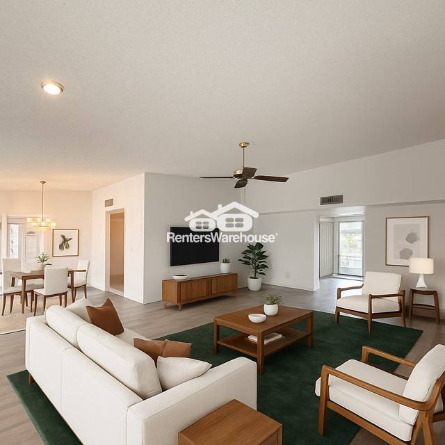 Building Photo - 1011 E Renee Dr