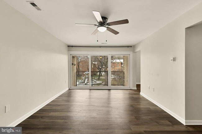 Building Photo - 882 College Pkwy Unit 882-30