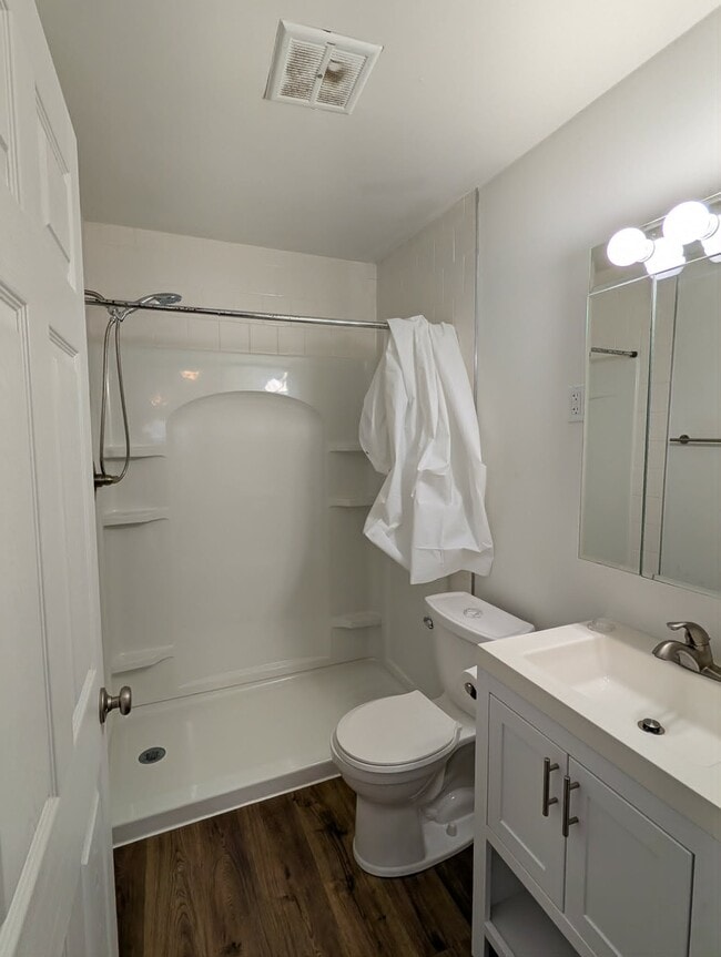 Photo - 114 W 14th St
