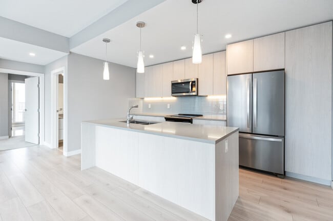 Photo - 10180-103 103 St NW