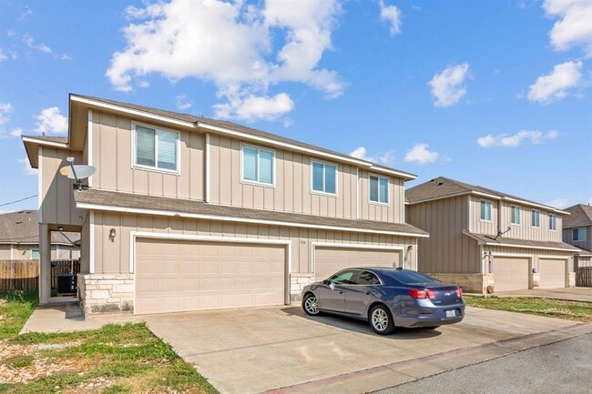 Photo - 408 Carl Shipp Dr