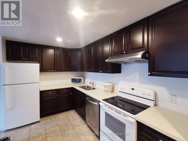 Photo - 1546 Jane St