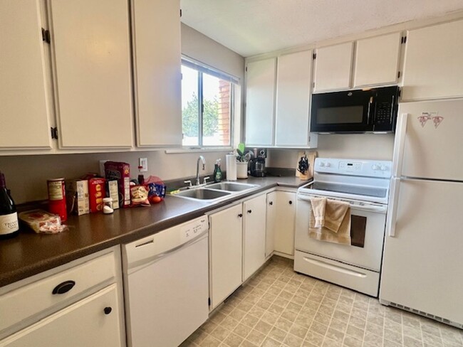Photo - Quiet Sandy Condo Fully Furnished