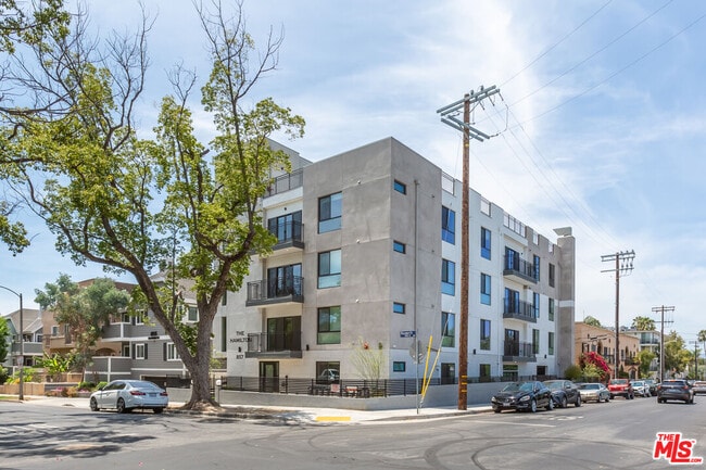 Building Photo - 857 Hayworth Ave Unit 301 Rental