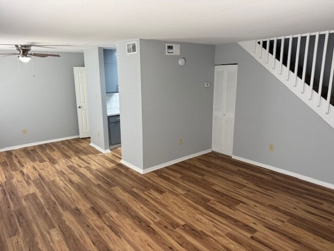 Building Photo - 2 BED 1.5 BATH CONDO COMING SOON!