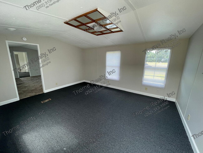 126 Hemlock Ln
