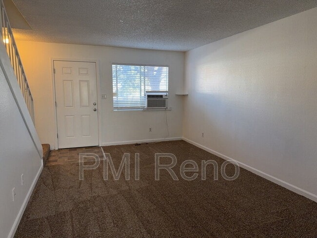 Photo - 1424 E 9th St Unidad 6