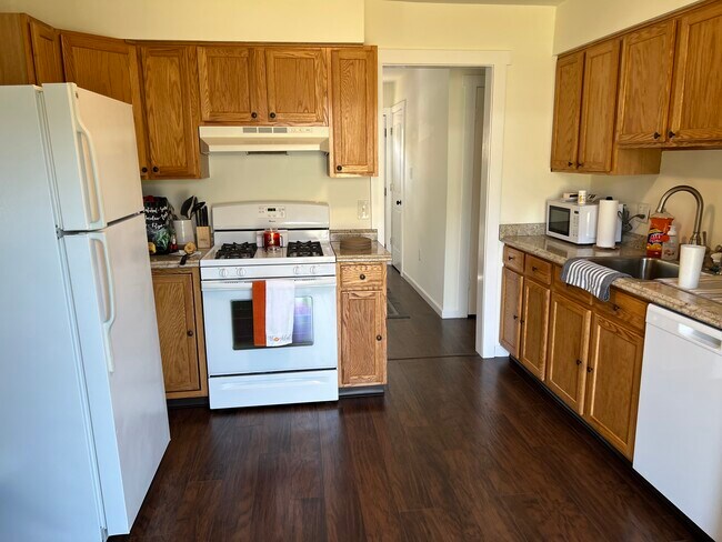 Photo - 140 Torpedo Rd