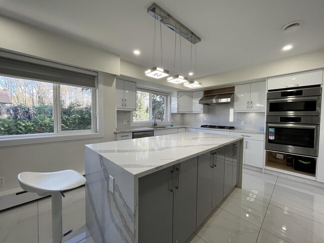 Photo - 6337 Caulwynd Pl