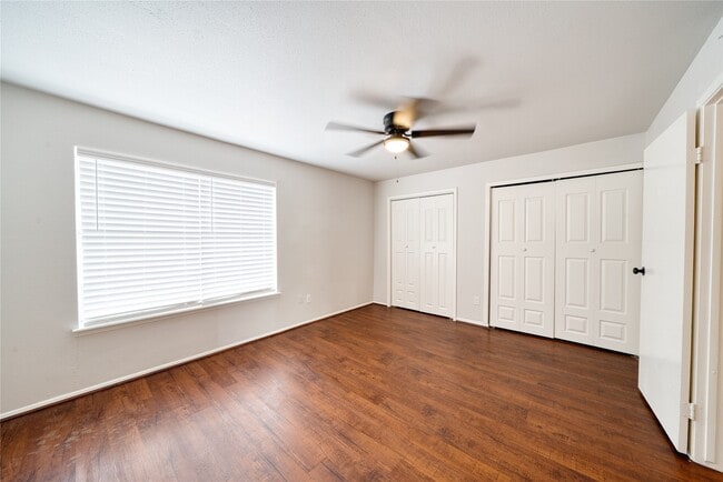Building Photo - 6001 Reims Rd Unit 204 Rental