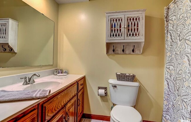 Photo - ROCHESTER 3 bedroom 2 bath AVAILABLE NOW!