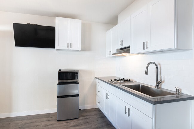 Building Photo - 2023 W 3rd St Rental