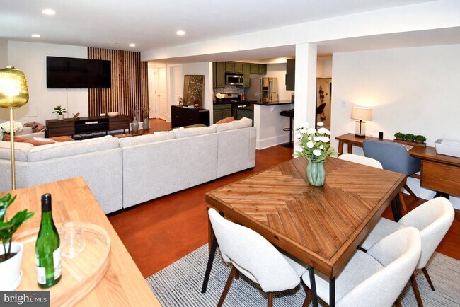 1324 Euclid St NW Unit 1