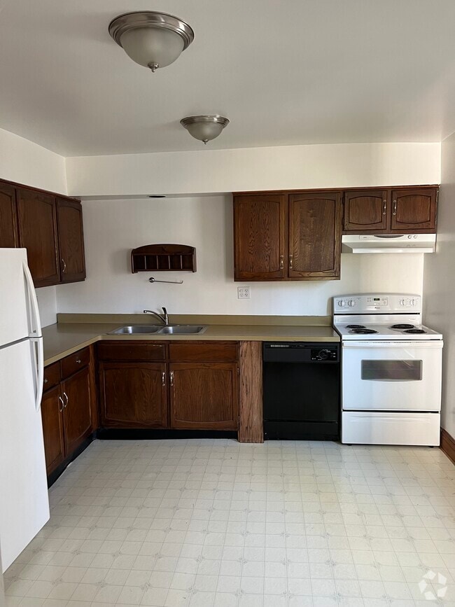 Building Photo - 24 Brighton St Unit 1 Rental