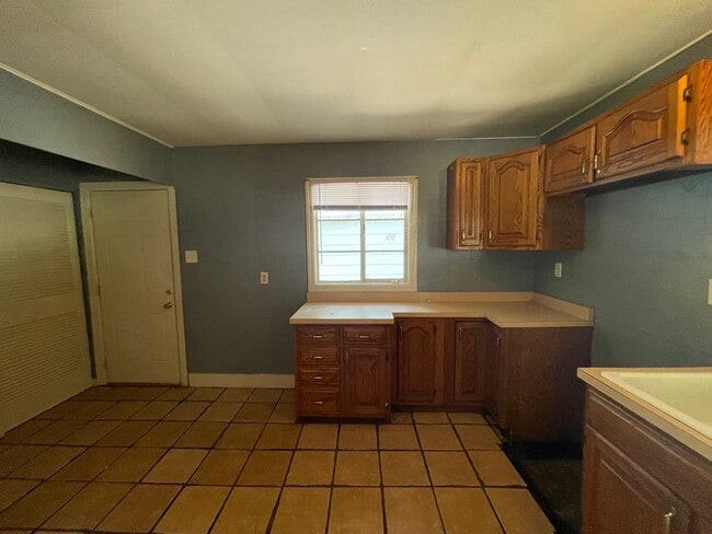 Photo - 1001 Voorhees-W