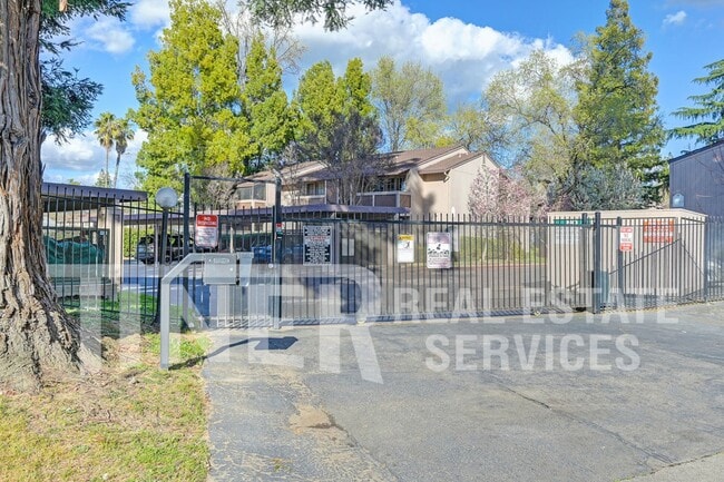 Photo - 7711 Juan Way Unidad #4A