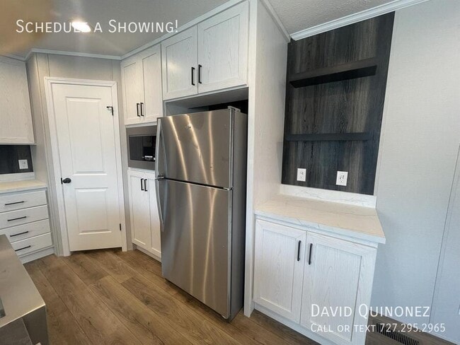 Photo - 701 Mill St