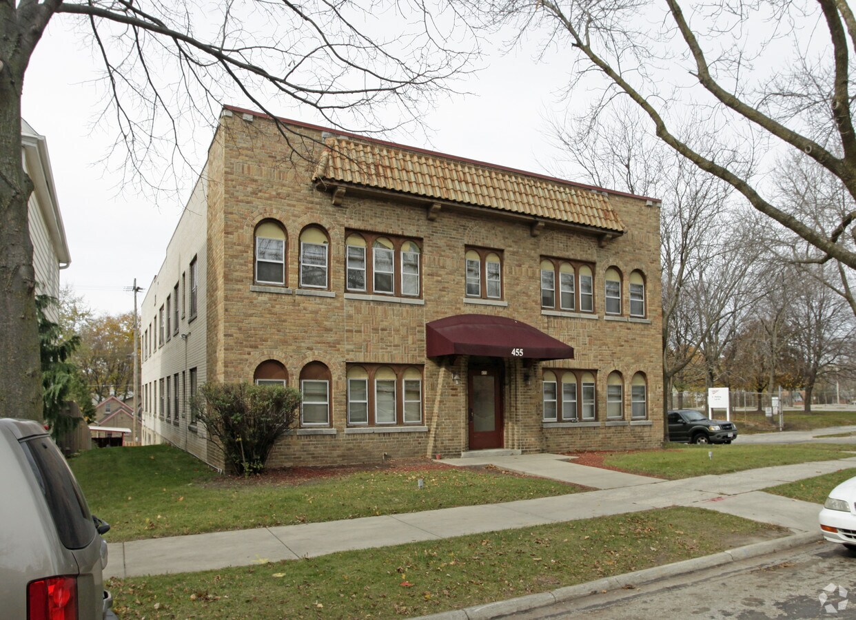 455 N 39th St - 454 N 39th St