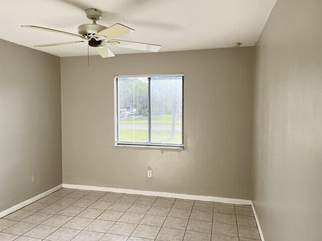 Photo - 940 SE 24th Ave