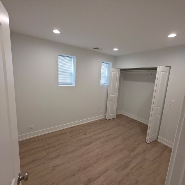 Photo - 2741 W Belmont Ave