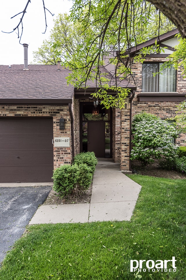 Frente del complejo - 6225 Trinity Dr