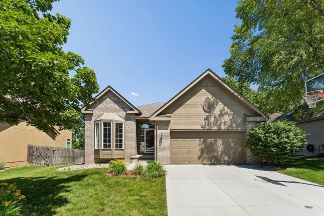 Building Photo - 4 Bedroom Elkhorn Ranch!