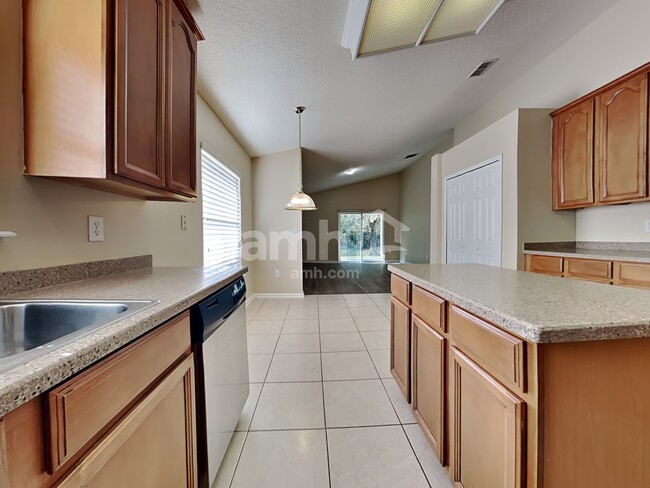 Photo - 809 Crystal Spring Way