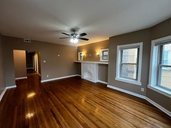 Photo - 735 N Hamlin Ave Unidad 1