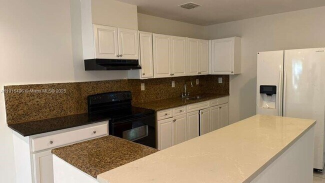 Photo - 870 NE 142nd St