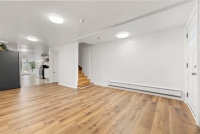 Photo - 40 Van Reypen St