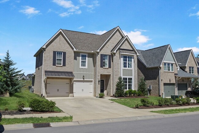 Building Photo - 917 Plowson Rd