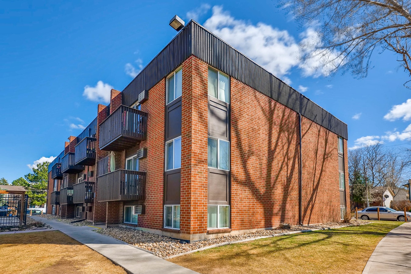 Cavalier Club Apartments - Cavalier Club Apartments