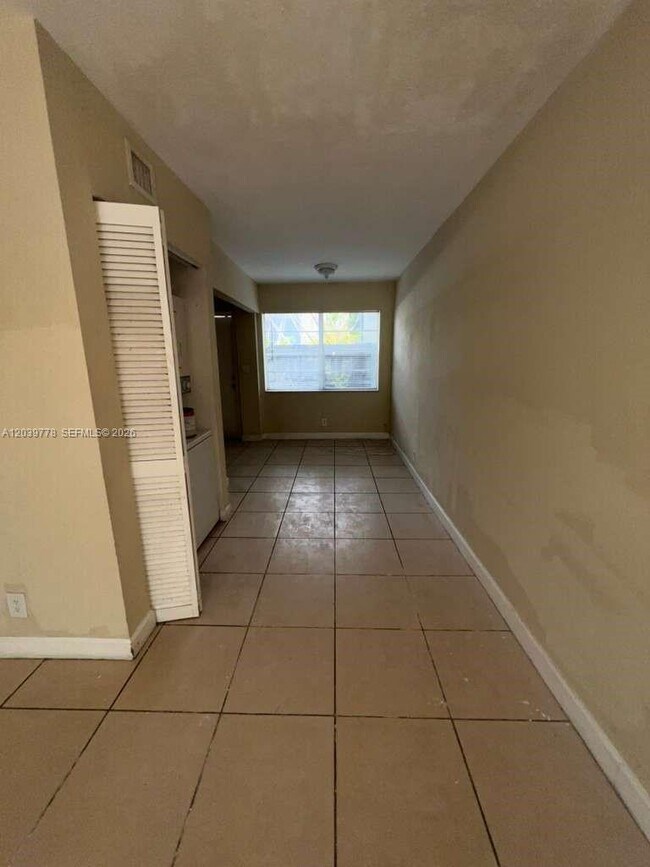 4625 NW 9th Dr