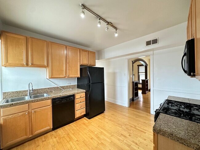 Photo - 3449 W Schubert Ave Unit 2