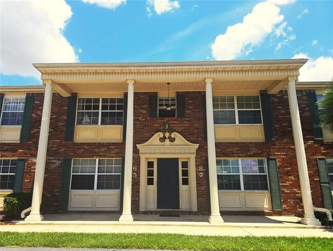 Building Photo - 1920 E Edgewood Dr Unit J5