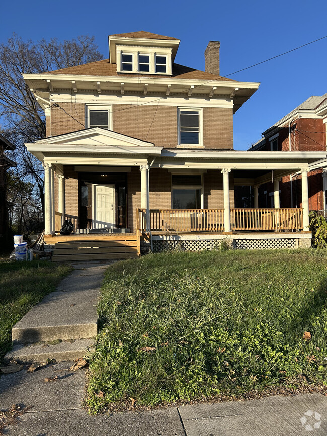 Building Photo - 1816 Brewster Ave Rental