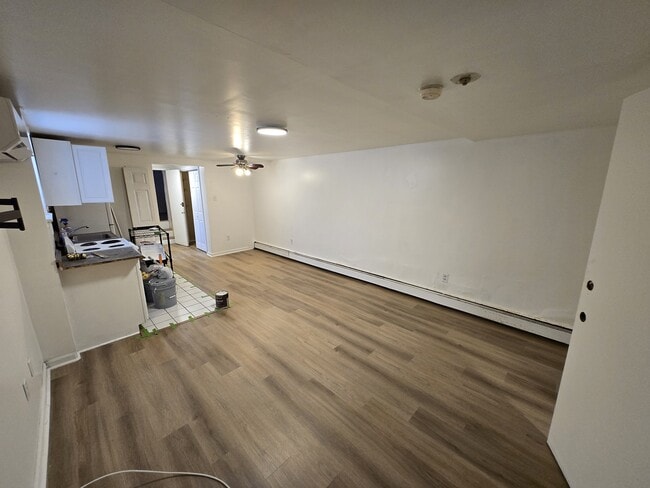 Building Photo - 4300 Fleming St Unit #1