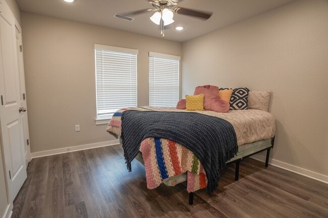 Photo - 2 bedroom 2.5 bath home located in Fayette...