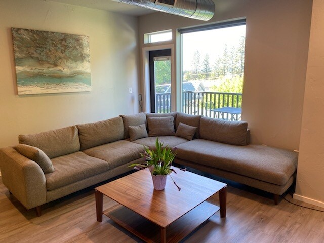 Photo - 601 E 7th Ave