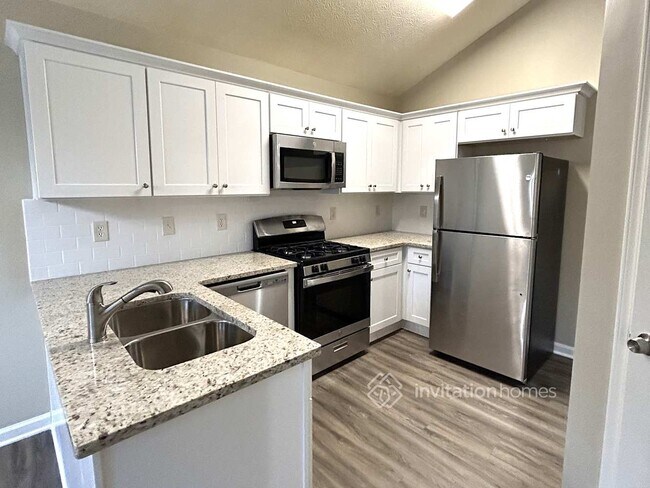 Photo - 118 Williamsburg Dr