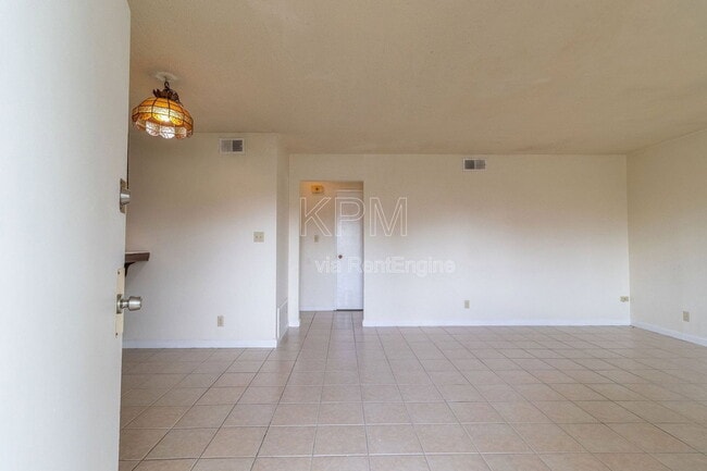 Photo - 1227 Pinetree Dr Unit 1