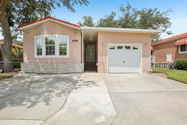 Photo - 6621 La Mesa Rd