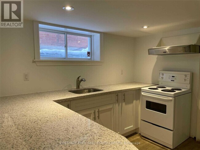 Photo - 24 Strathgowan Ave Unit Lower