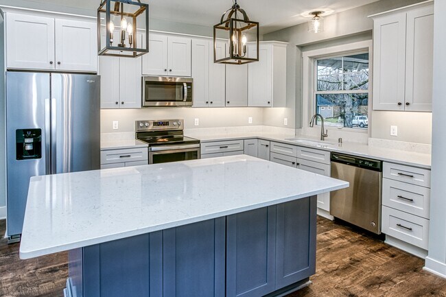 Photo - 5295 Upland Ln N