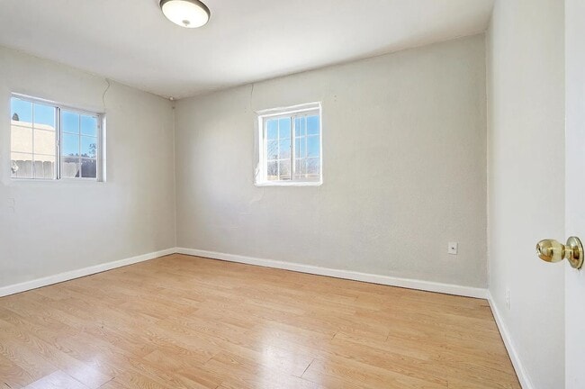 Photo - 2933 Truman St NE